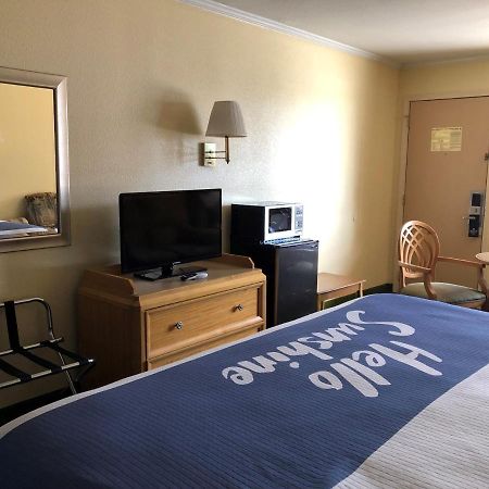Days Inn By Wyndham Alamogordo White Sands Esterno foto