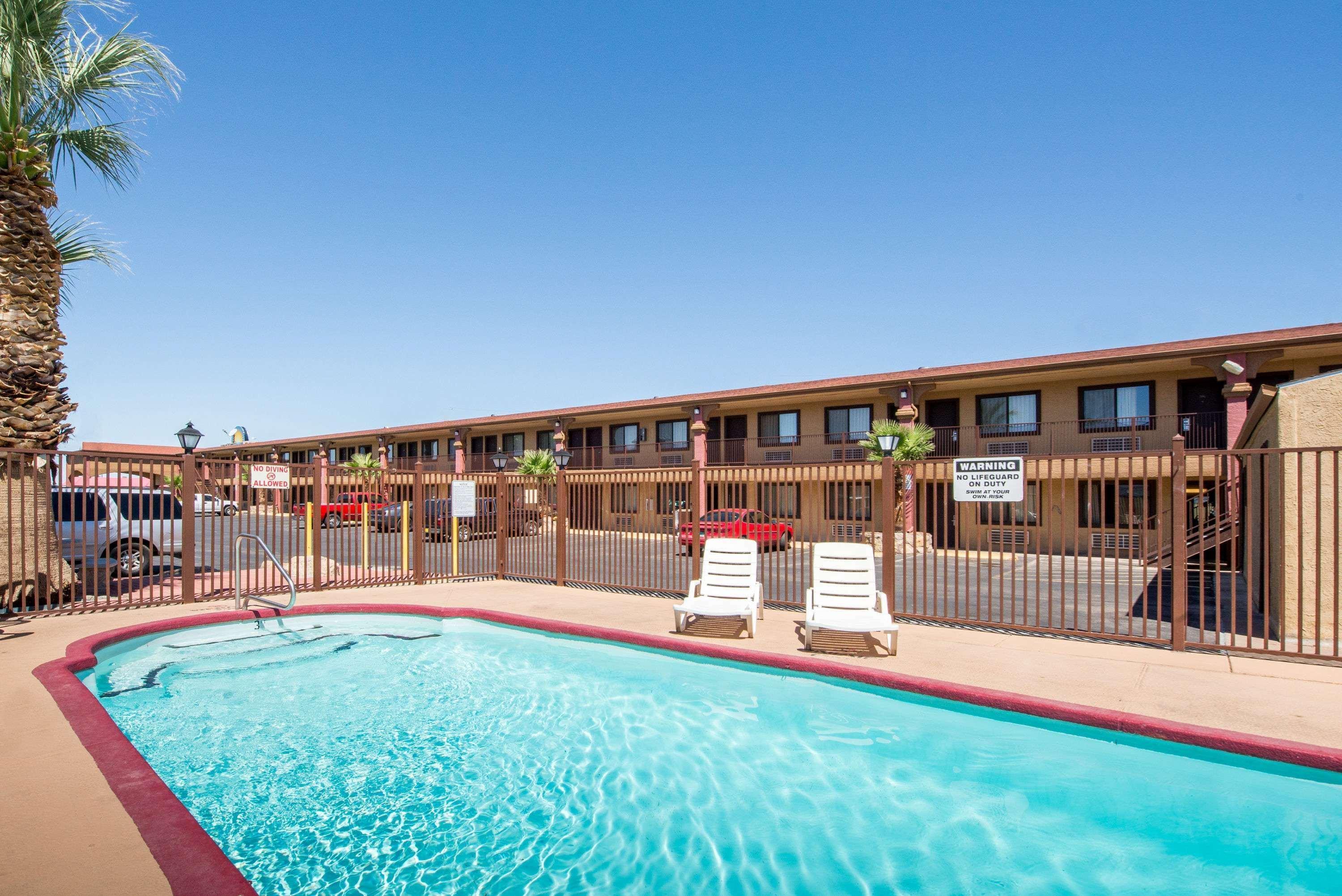 Days Inn By Wyndham Alamogordo White Sands Esterno foto