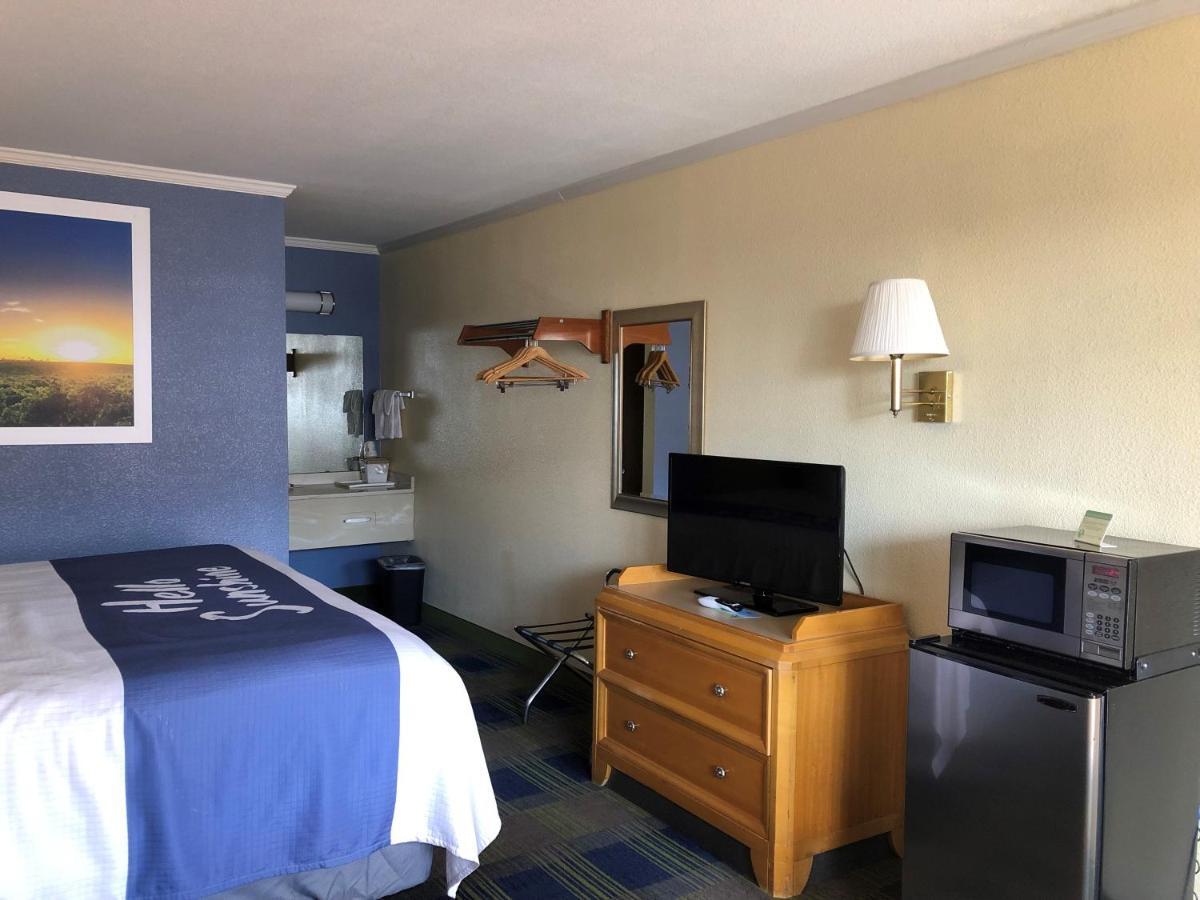 Days Inn By Wyndham Alamogordo White Sands Esterno foto